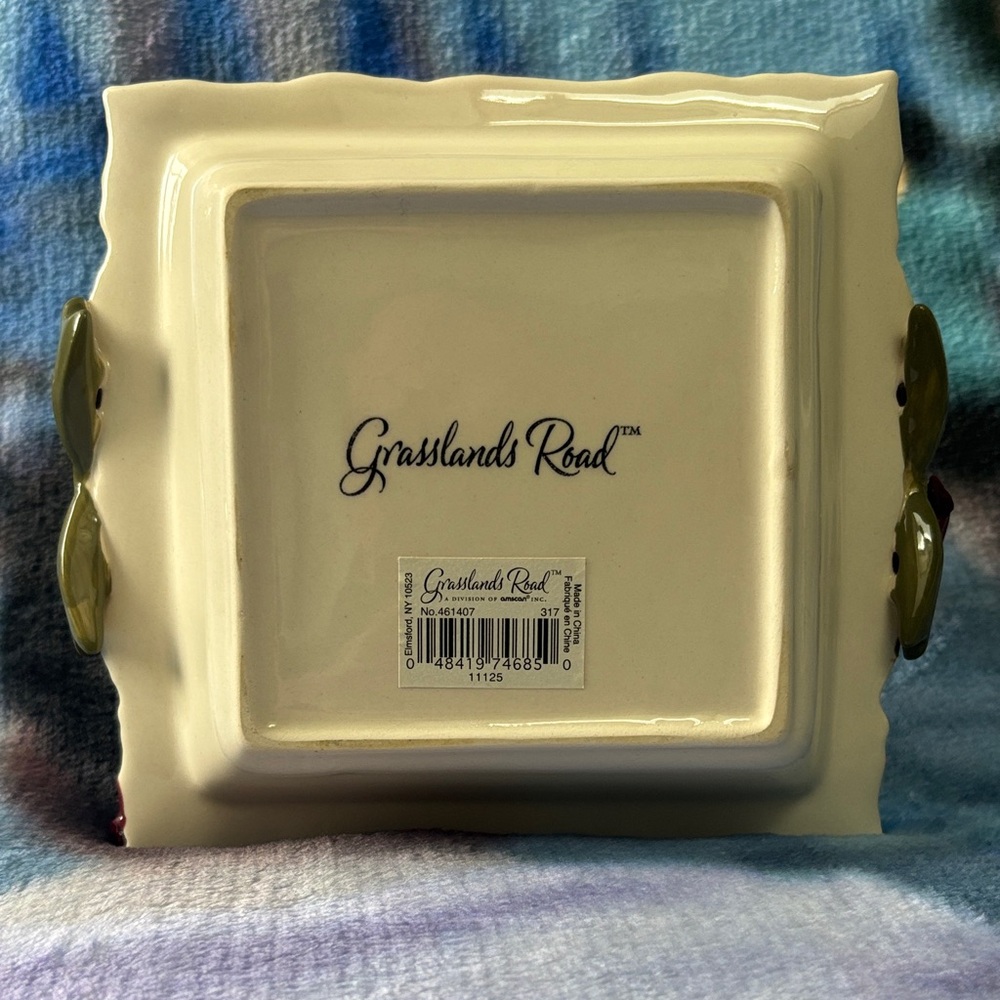 Grasslands Road Burgundy and Cream Cardinal Basket NWT - Picture 8 of 8